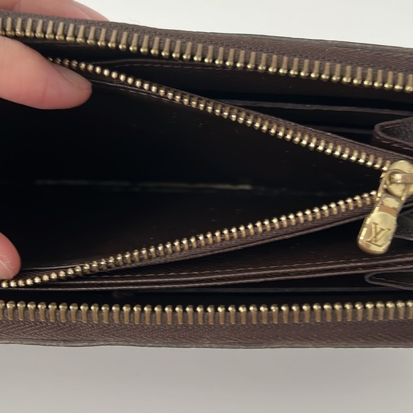Louis Vuitton Zippy Wallet - Picture 7 of 9